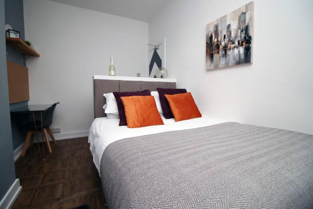 Apartment Stylish In Port Tennant - 4br Free Parking! *
