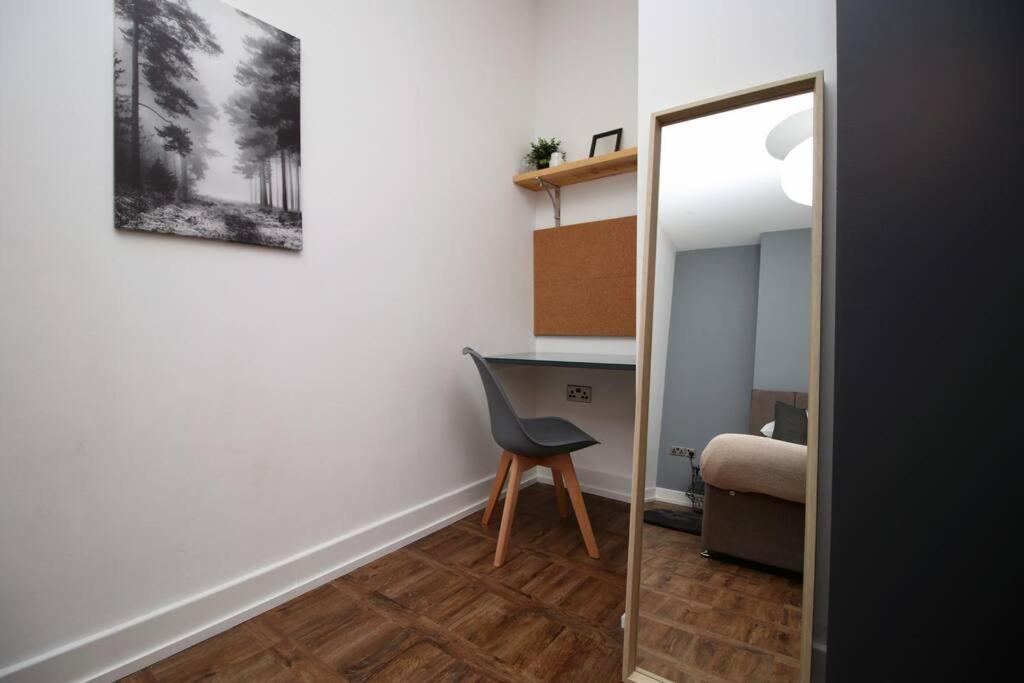 Apartment Stylish In Port Tennant - 4br Free Parking! *