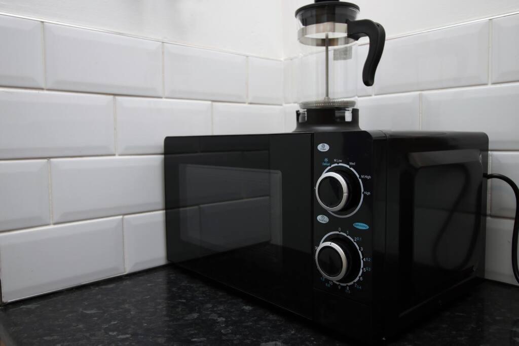 Stylish In Port Tennant - 4br Free Parking! Apartment Swansea
