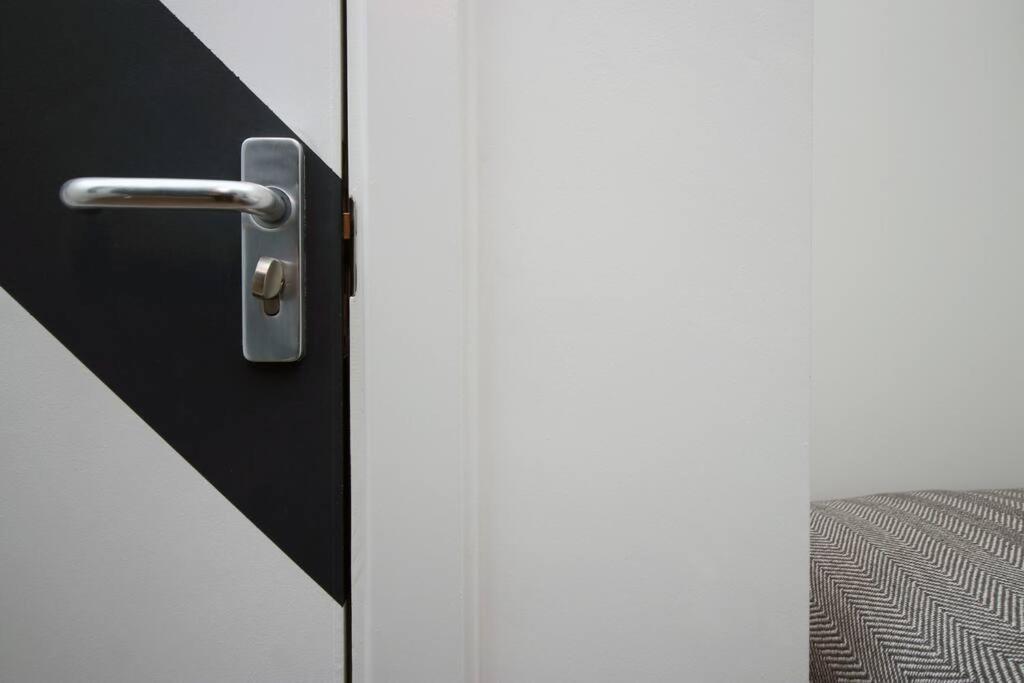Apartment Stylish In Port Tennant - 4br Free Parking! *