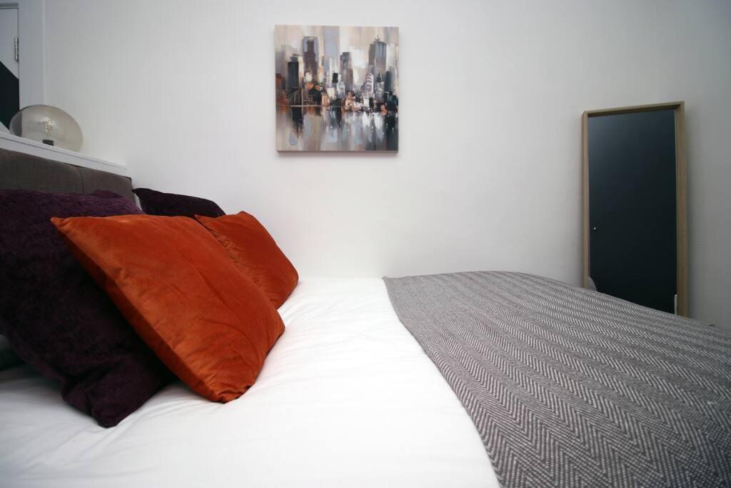 Stylish In Port Tennant - 4br Free Parking! * Swansea